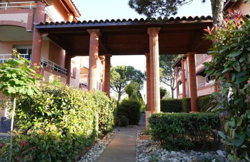 Colomiers Apartment | Charming apartment with private garden