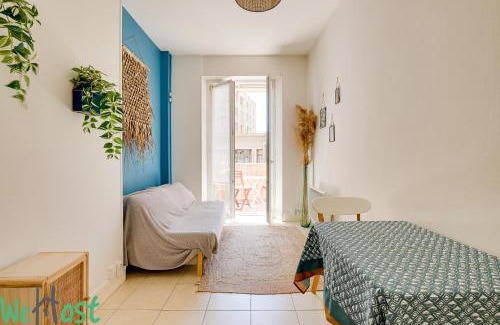 Hotel-de-Ville Apartment | Charming apartment with Cosy Balcony Old Port