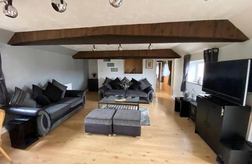 Stockton-on-Tees Apartment | Charming apartment with hot tub , Viewly Hill Farm