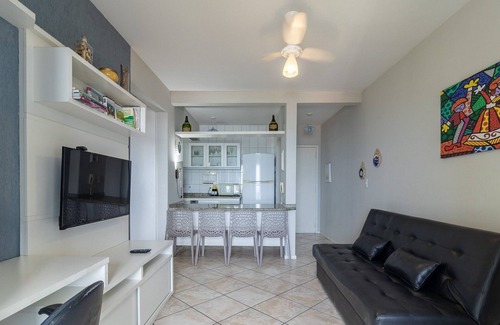 Ingleses Sul Apartment | Charming Apt With Balcony and Sea View Edj0410