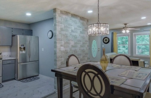 Athens House | Charming Athens Home With Deck-Near Sanford Stadium!