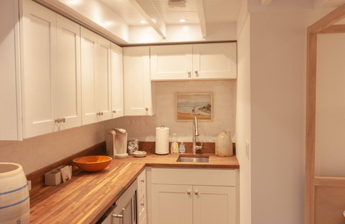 Avondale Apartment | Charming Avondale Backhouse