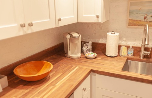 Avondale Apartment | Charming Avondale Backhouse