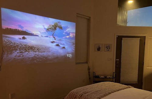 Whittier Heights Apartment | Charming Ballard studio with a movie projector