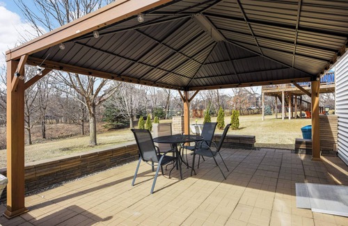 Cottage Grove House | Charming basement-level 3-bedroom house with backyard view and gazebo