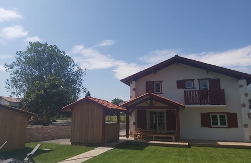 Irouleguy House | Charming Basque house. Ideal family and friends with children