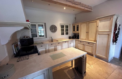 Rognes House | Charming bastide, between the Luberon and historic quaint Aix en Provence.