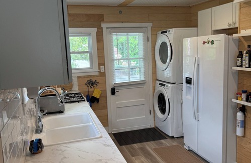 Villas Cottage | Charming Bayfront Cottage! Peaceful Escape with Stunning Sunsets.