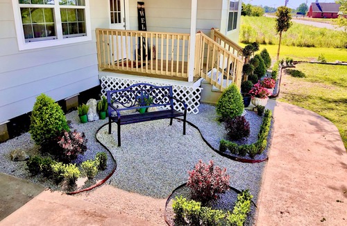 Raceland House | Charming bayou-side cottage perfect for a Cajun Country retreat