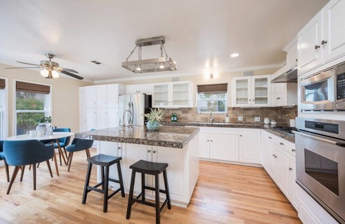 Shell Beach House | Charming Beach Cottage | Steps from Beach