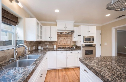 Shell Beach House | Charming Beach Cottage | Steps from Beach