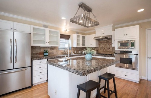Shell Beach House | Charming Beach Cottage | Steps from Beach