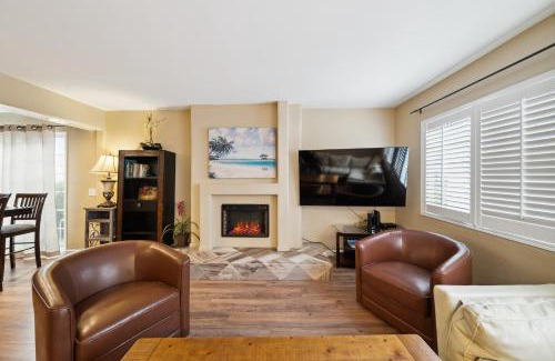 Corona del Mar House | Charming Beach Duplex Home in Corona del Mar