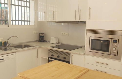 San Pedro de Alcantara Villa | Charming Beach Townhouse with Pool - Close to Marbella Promenade