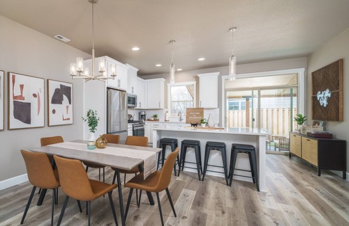 Aloha House | Charming Beaverton, King beds, Game room, 5bdrm!