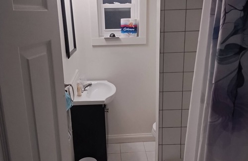 Woodbine - Lumsden House | Charming bedroom in a blissful house in wonderful Toronto with AC and WiFi