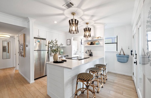 Santa Rosa Beach House | Charming Blue Mountain Bungalow in 30A. Walk or Golf Cart down to the sand.