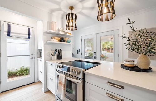 Santa Rosa Beach House | Charming Blue Mountain Bungalow in 30A. Walk or Golf Cart down to the sand.