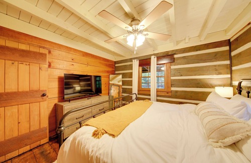 Hidden Lake Cabin | Charming Blue Ridge Mountain Cabin w/Hot Tub