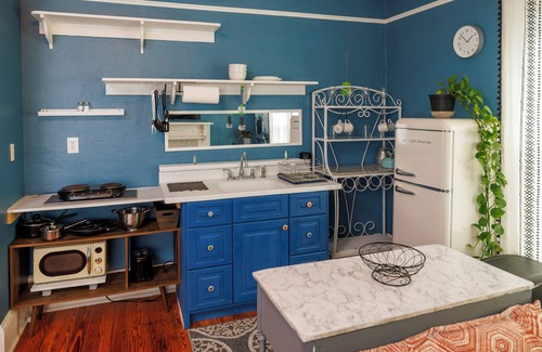 Jefferson Park House | Charming Blue Room studio in a house with AC and WiFi in enjoyable Atlanta