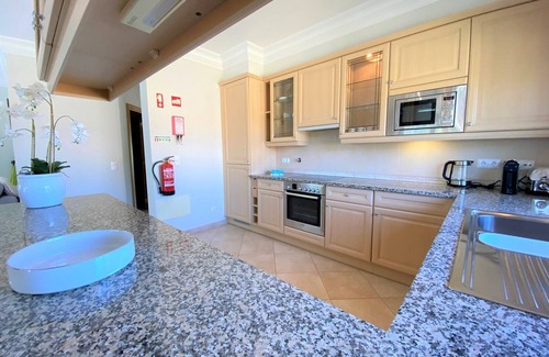 Atalaia Condo | Charming Boavista Apartment
