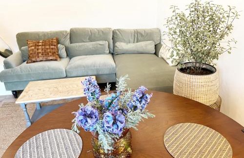 Hythe House | Charming, brand new townhouse near the sea