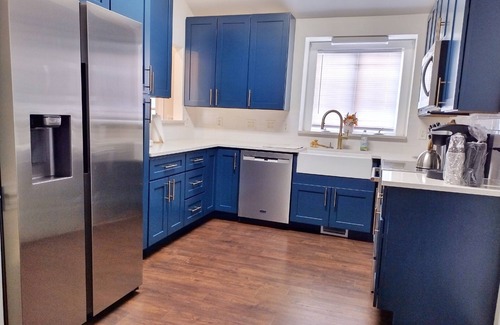 Graham House | Charming Brickwood Ranch - 3-Bedroom House - 5 minutes from Downtown Graham
