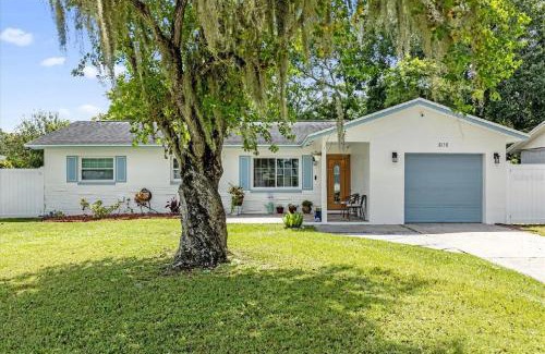 Orlando House | Charming & Bright Single-Family Home in East Orlando