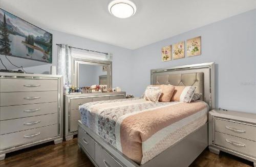 Orlando House | Charming & Bright Single-Family Home in East Orlando