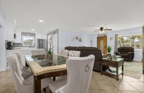 Orlando House | Charming & Bright Single-Family Home in East Orlando