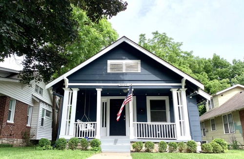South Kansas City House | Charming Brookside Bungalow
