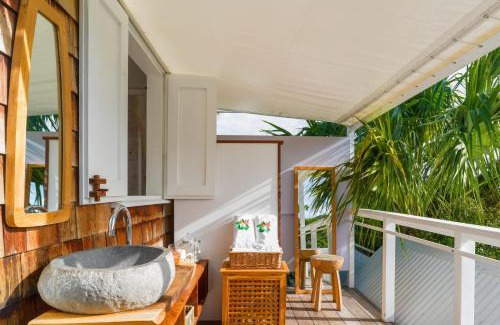 Morne Criquet House | Charming Bungalow in Saint Barthélemy with Shared Pool.