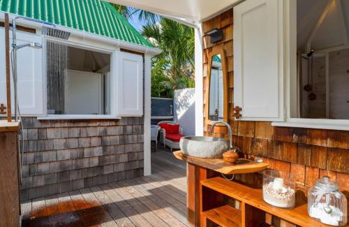 Morne Criquet House | Charming Bungalow in Saint Barthélemy with Shared Pool.