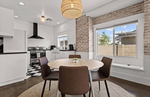 Coronado House | Charming Bungalow Near It All