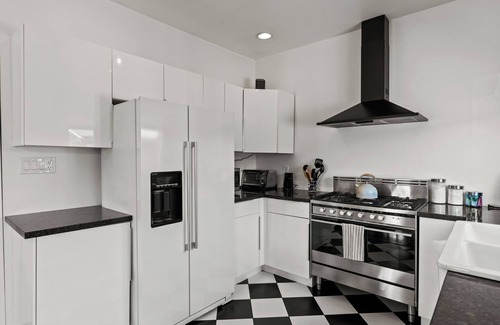 Coronado House | Charming Bungalow Near It All