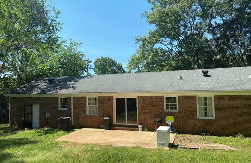Rock Hill House | Charming Bungalow, Private Parking, 8 Mins to Downtown Rock Hill