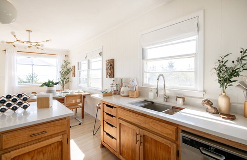 Town of East Hampton House | Charming Bungalow on the Bay