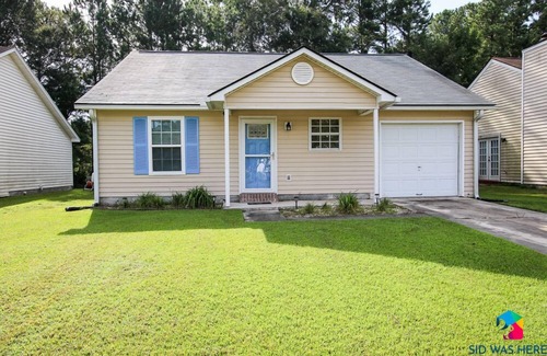 Richmond Hill House | Charming Bungalow, Pets+Short Drive to Savannah