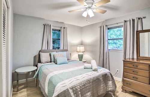 Greater Pinellas Point House | Charming Bungalow - 7 Mi to St Pete Beach!