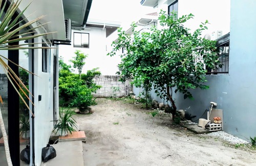 Angeles City House | Charming bungalow with AC and WiFi in peaceful Angeles