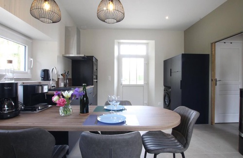 Sainte-Marie-du-Mont Cottage | Charming Cottage in Cotentin: 1BR, Private Terrace, Near D-Day Beaches, Farm Stay Experience