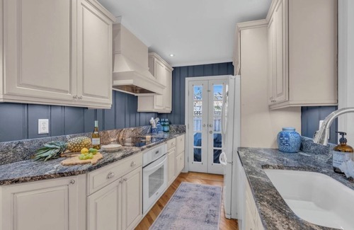 Point Pleasant Beach Cottage | Charming classic 3-bedroom cottage in Point Pleasant Beach steps to the ocean