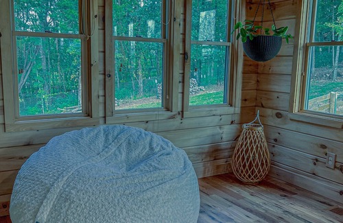 Watertown Cabin | Charming Cabin 3BR/3BA-Family & Pet Friendly!