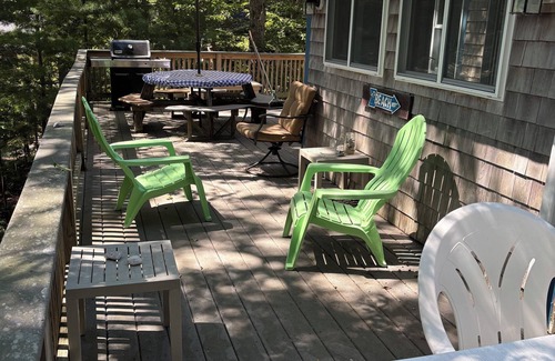 Cedar Bushes Cabin | Charming Cabin 500 feet to beach