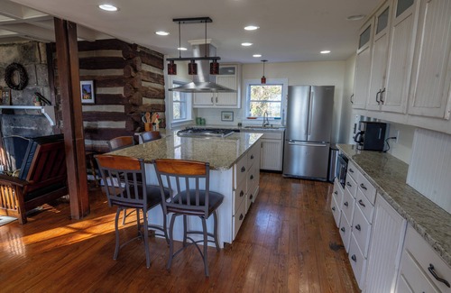 Rising Fawn Cabin | Charming Cabin in Rising Fawn with AC, WiFi and outdoor space