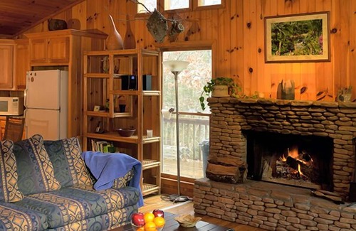 Dahlonega Cabin | Charming cabin in the glorious mountains of North Georgia.