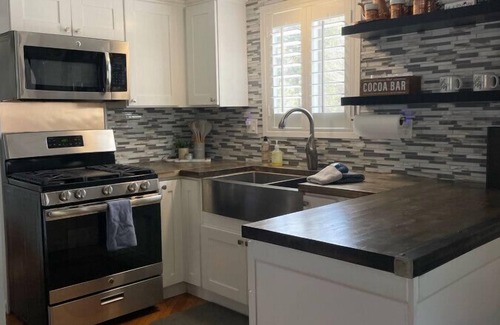 Wrightwood Cabin | Charming Cabin | Kid & Pet Friendly, Wood Burning Fireplace