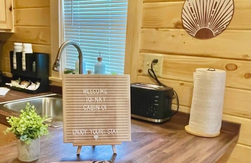 Jonesville Cabin | Charming Cabin near Ark Encounter with Loft