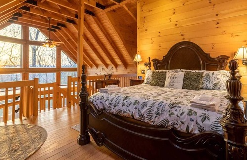 Purlear Cabin | Charming Cabin On 9 Acres & Near Waterfall