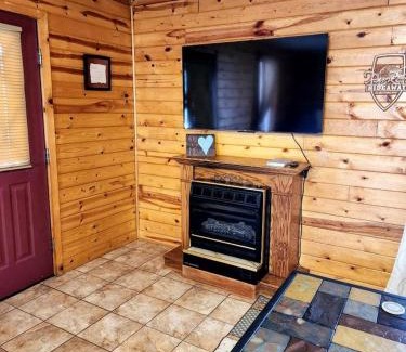 Eureka Springs House | Charming Cabin Rental Perfect for Couples in Carroll County, Arkansas